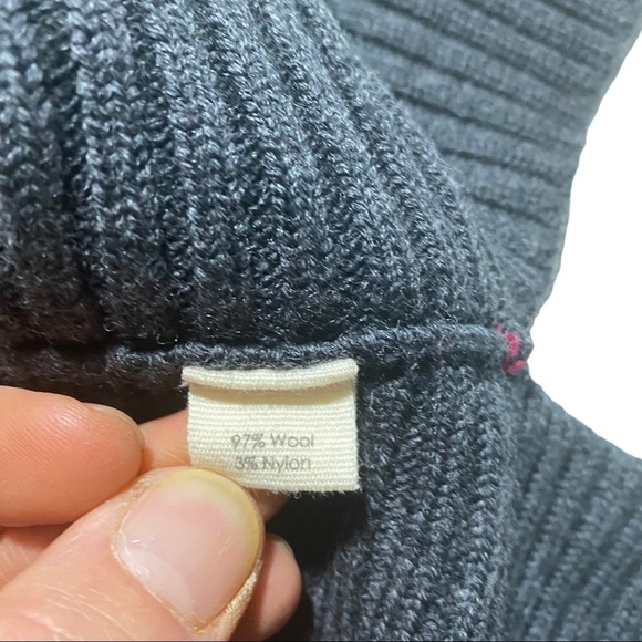 LABEL + thread Women Blue & Grey Crochet Wool Oversized Poncho Sweater Sz Small - Picture 10 of 11